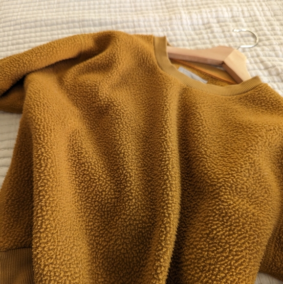 Last Chance - Everlane Renew Fleece Sweatshirt in Mustard - Picture 3 of 9